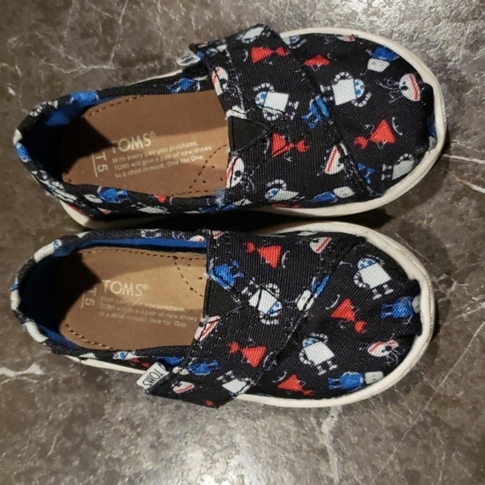 TOMS‎ robot print shoes size 5